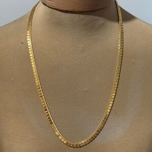 Cool vintage Monet flat chain